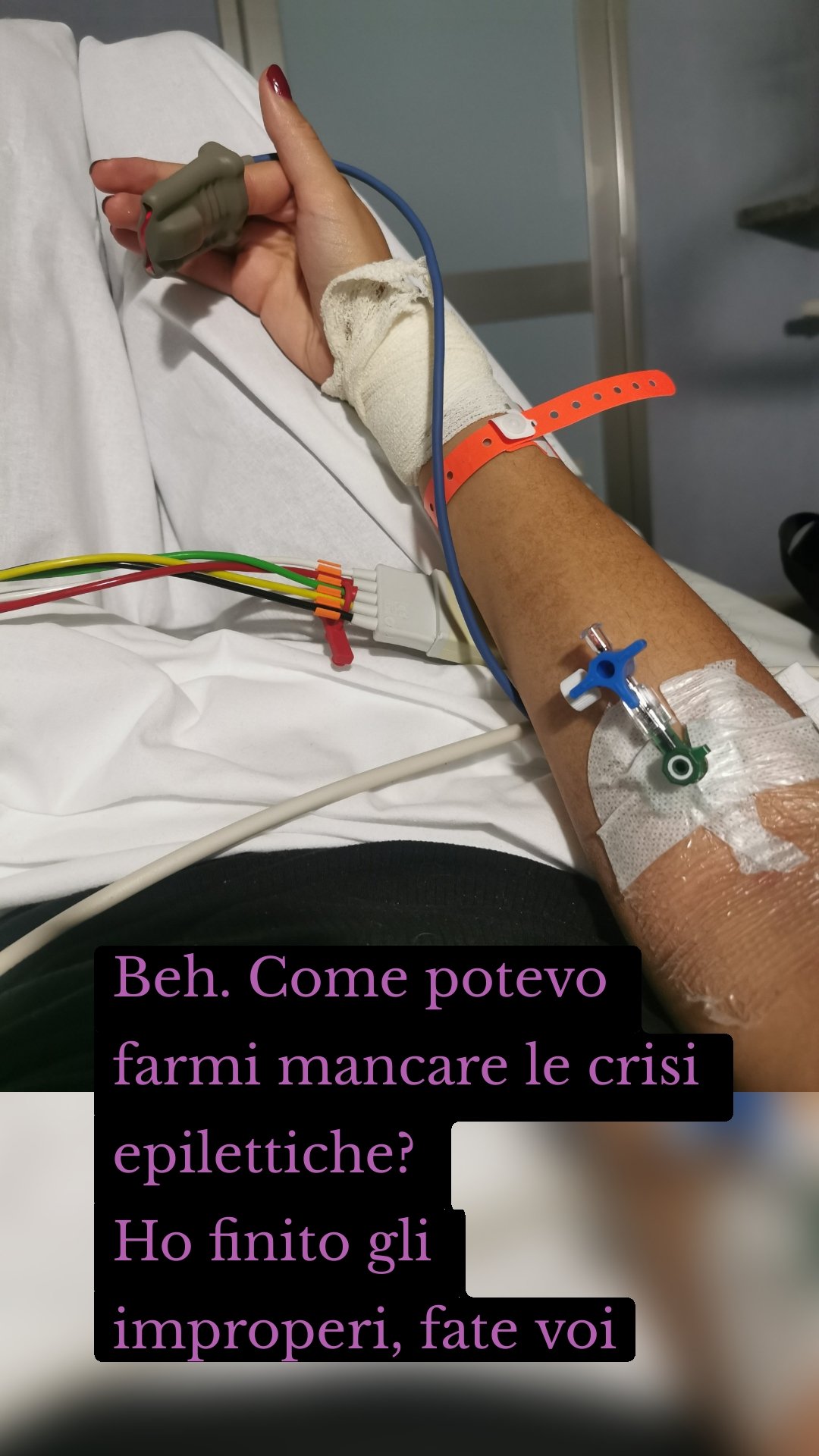 Beh. Come potevo farmi mancare le crisi epilettiche?
Ho finito gli improperi, fate voi